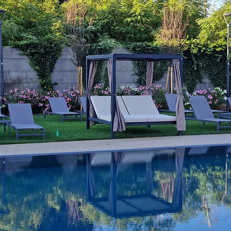 Hills Hotell 4*