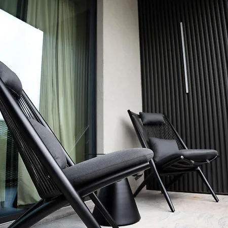 Hills Hotell Como