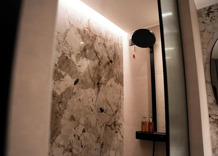 Hills Отель Комо